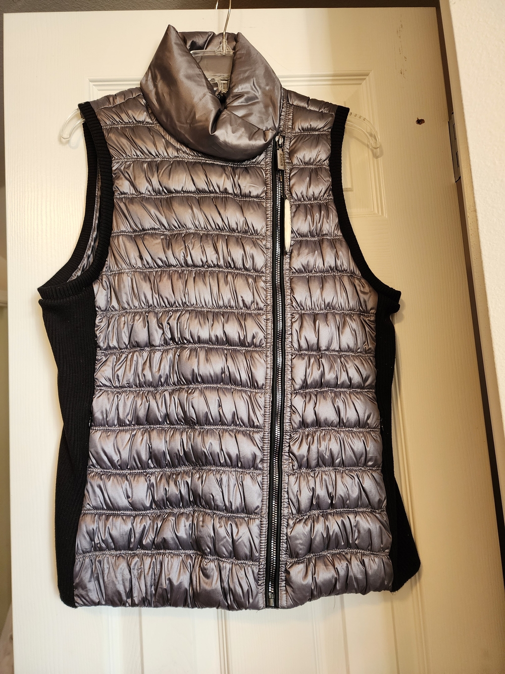 Calvin Klein Performance Asymmetrical Down Puffer Vest Silver Gray Size Med EUC